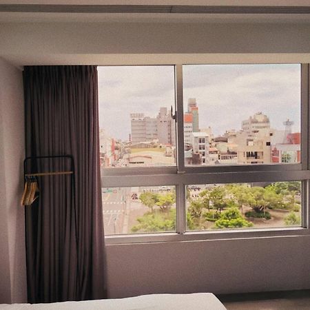 D D Hotel Tainan Buitenkant foto