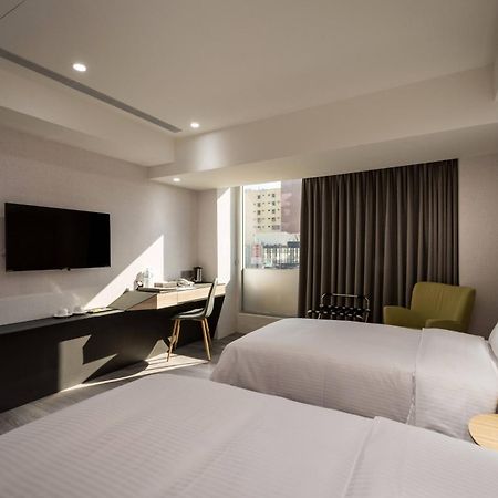 D D Hotel Tainan Buitenkant foto