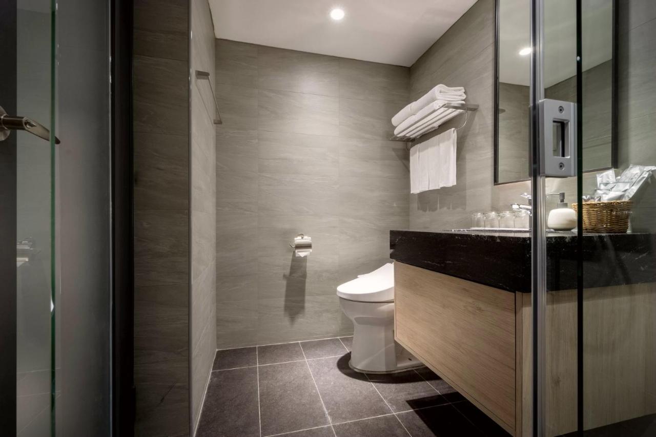 D D Hotel Tainan Buitenkant foto