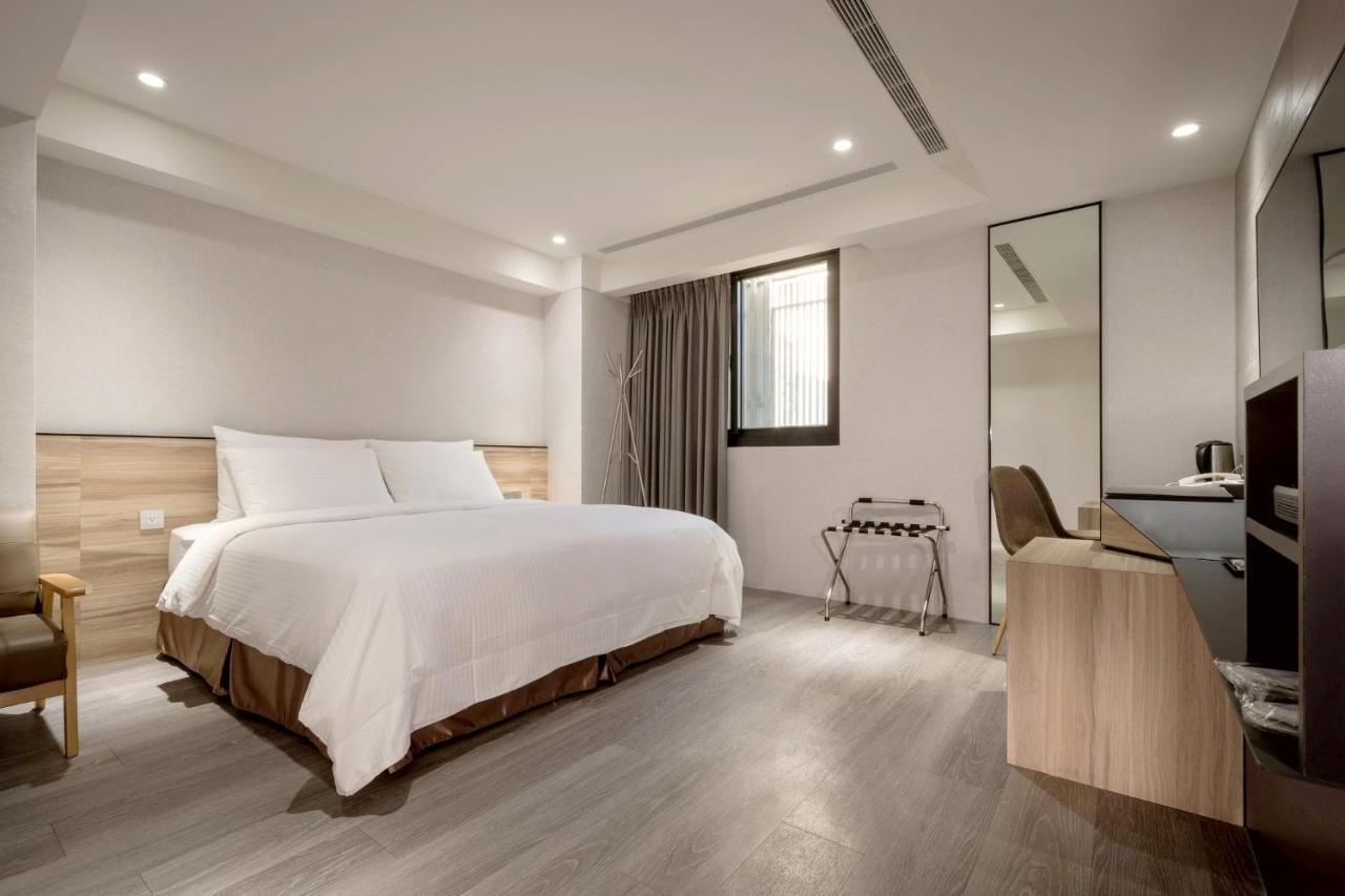 D D Hotel Tainan Buitenkant foto