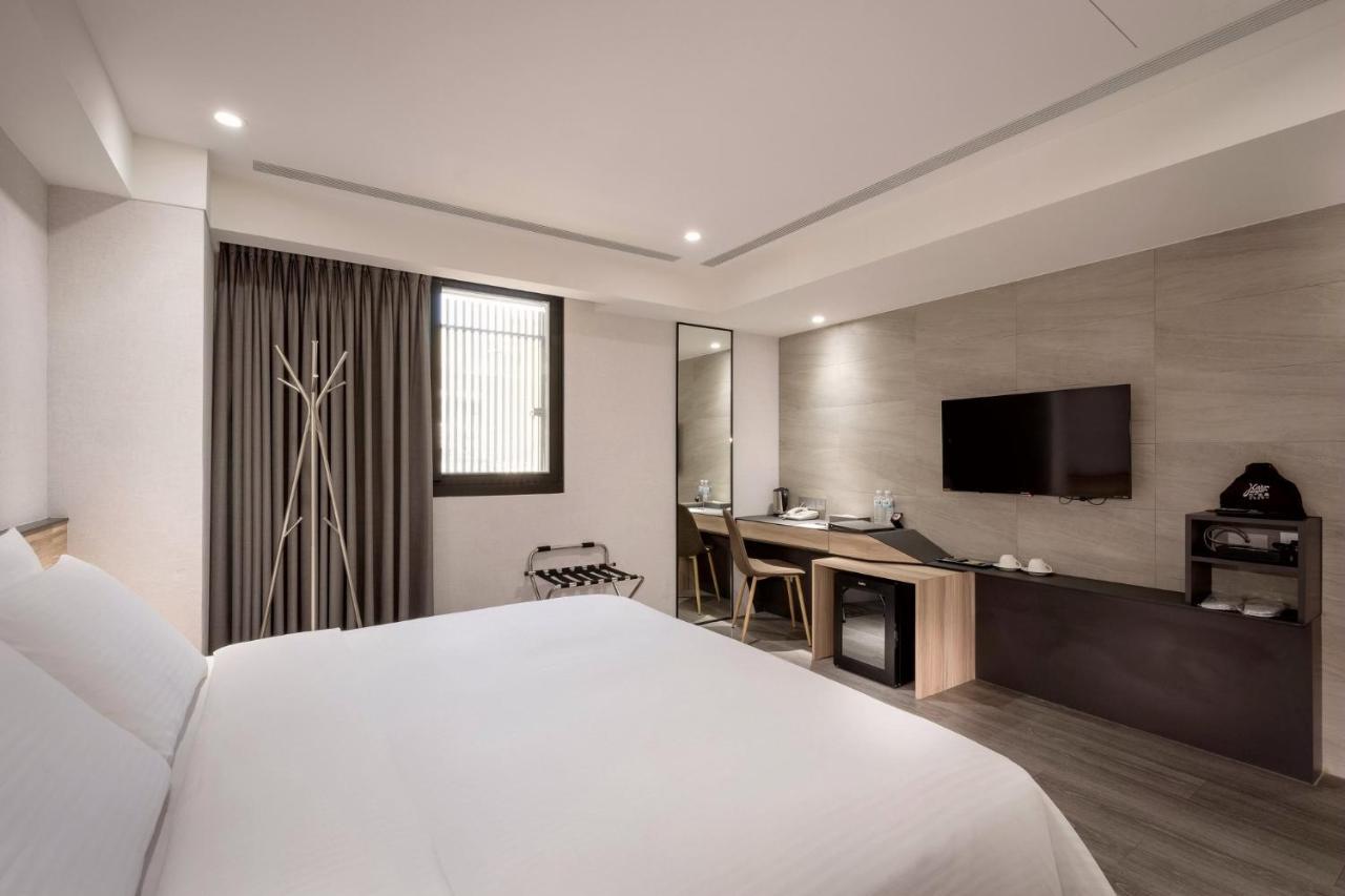 D D Hotel Tainan Buitenkant foto